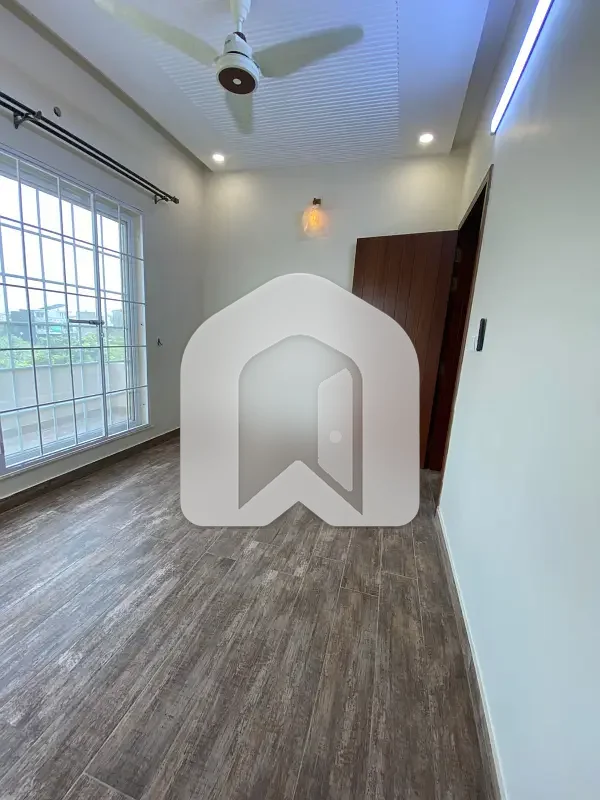 D-12 Islamabad 10 Marla Brand New Luxury Upper Portion For Rent 3bed With Washroom Drawing Dining Tvl Kichen No Servant Parking, photo 14