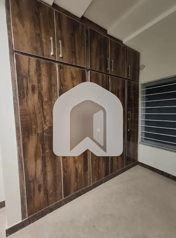 D-12 Islamabad 14marla Upper Portion For Rent 3bed With Washroom Drawing Dining Tvl Kichen Servant Room Parking Gas Electric, photo 3