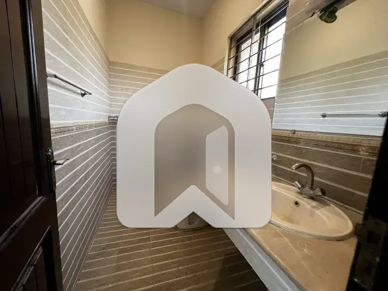 1 Kanal Upper Portion Available For Rent In G-14/4 Islamabad, photo 2