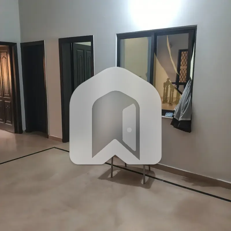 I-8/2 VERY NEAR TO SHIFA HOSPITAL UPPER PORTION 3 BED 3 BATH SERVENT STUDY 180K FINAL NO BARGAINING, photo 2
