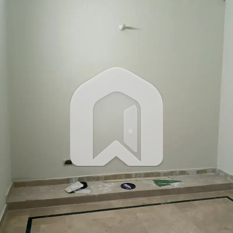 I-8/2 VERY NEAR TO SHIFA HOSPITAL UPPER PORTION 3 BED 3 BATH SERVENT STUDY 180K FINAL NO BARGAINING, photo 6