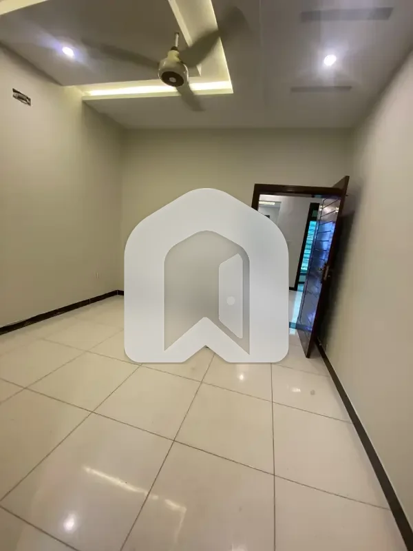 5Marla Upper Portion For Rent 2 Bed With Washroom Drawing Lounge Kichen Servant Room Gas Electric, photo 7