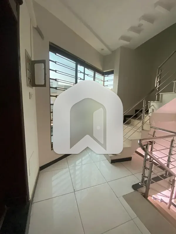 5Marla Upper Portion For Rent 2 Bed With Washroom Drawing Lounge Kichen Servant Room Gas Electric, photo 5