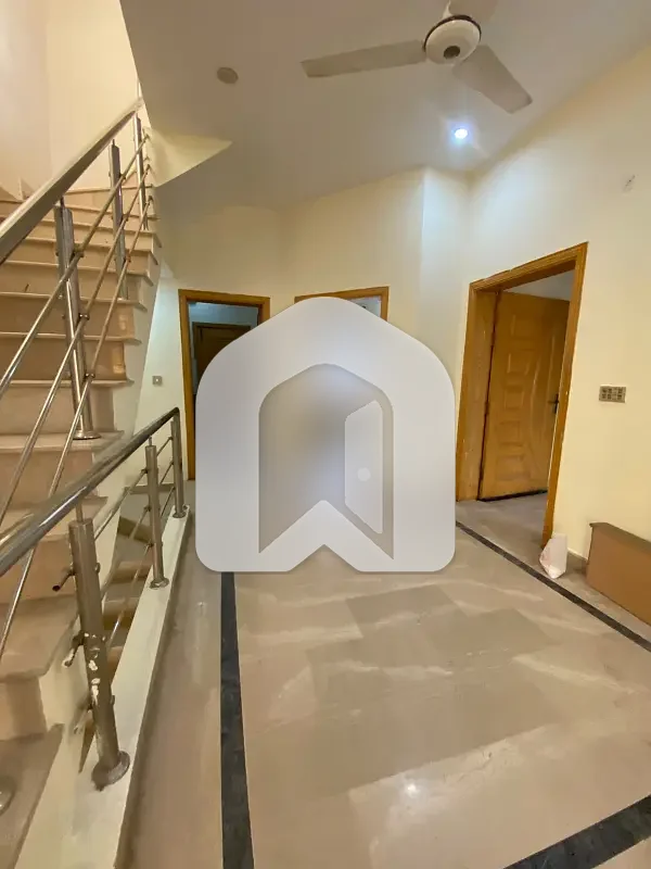 4Marla Upper Portion For Rent 2bed With Washroom Dining Open Mumty, photo 3