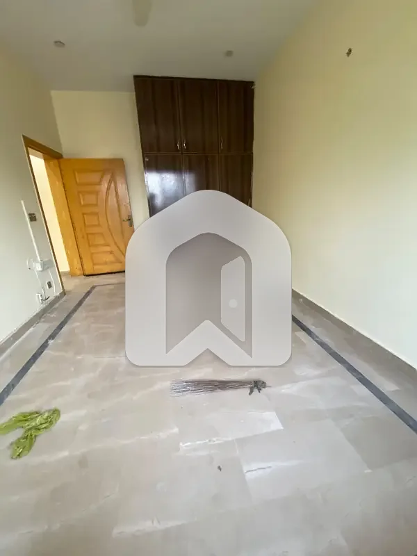 4Marla Upper Portion For Rent 2bed With Washroom Dining Open Mumty, photo 7