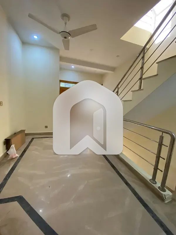 4Marla Upper Portion For Rent 2bed With Washroom Dining Open Mumty, photo 8