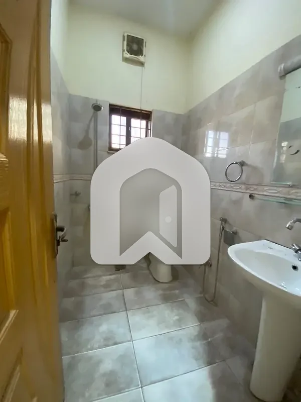 4Marla Upper Portion For Rent 2bed With Washroom Dining Open Mumty, photo 16