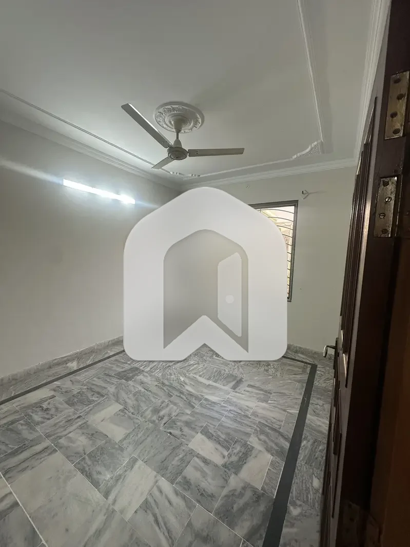 Ist Floor 3 Rooms 3 Bath Neat Clean, photo 5