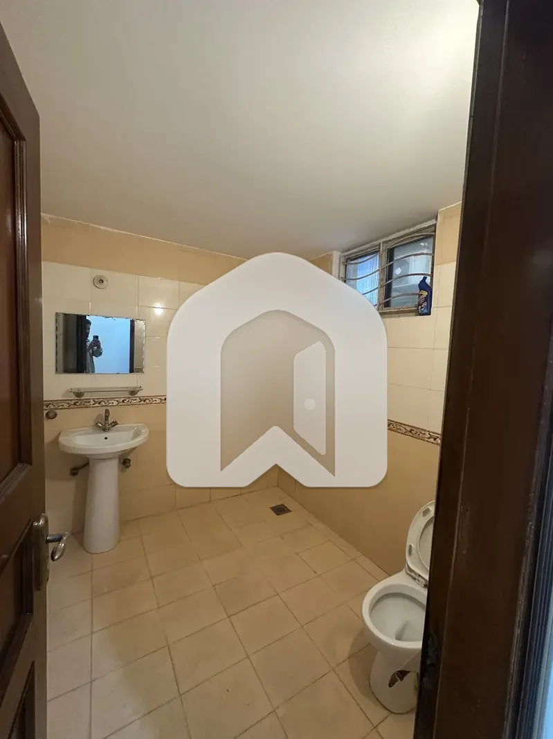 Ist Floor 3 Rooms 3 Bath Neat Clean, photo 6