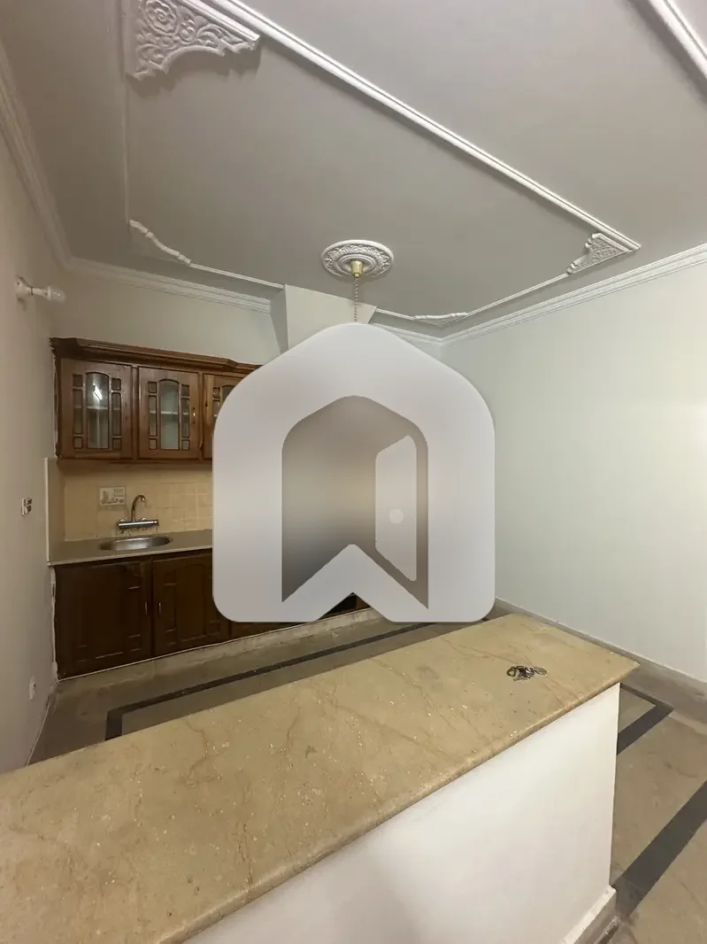 Ist Floor 3 Rooms 3 Bath Neat Clean, photo 9