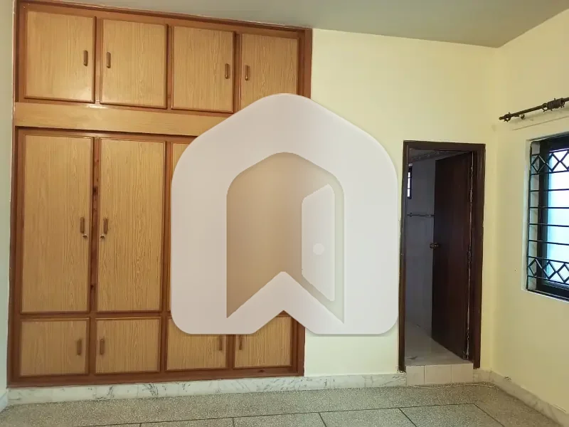 A Beautiful location upper portion available for rent in F-10, photo 13
