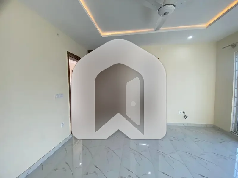 1 Kanal Brand New Upper Portion Available For Rent In DHA 2 Islambad, photo 9