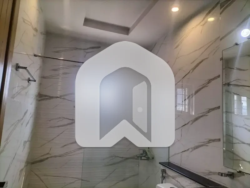 1 Kanal Upper Portion Available For Rent, photo 3