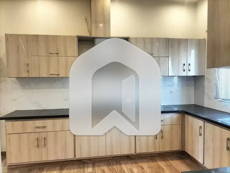 1 Kanal Upper Portion Available For Rent, photo 2