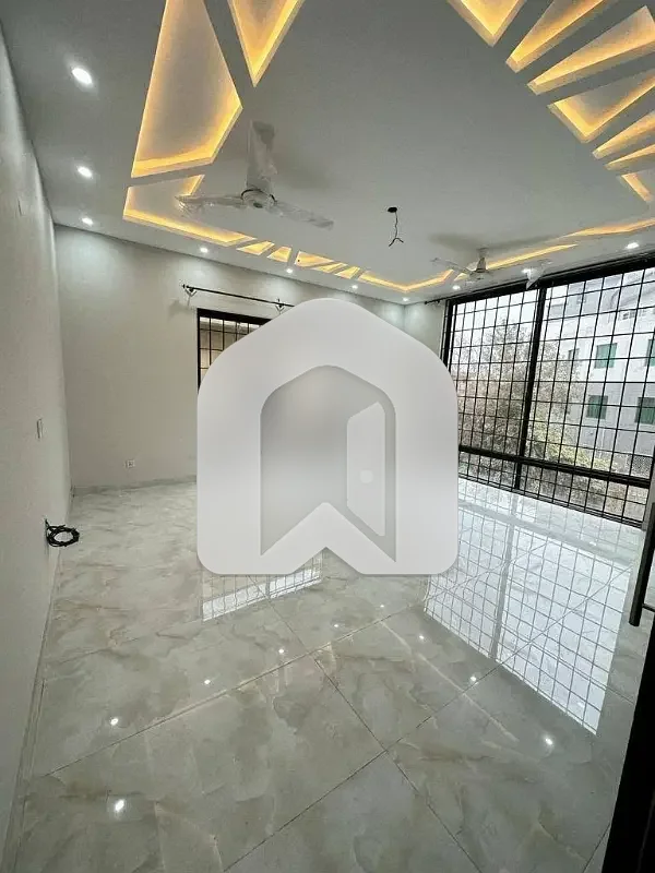 1 Kanal Upper Portion Available For Rent, photo 8