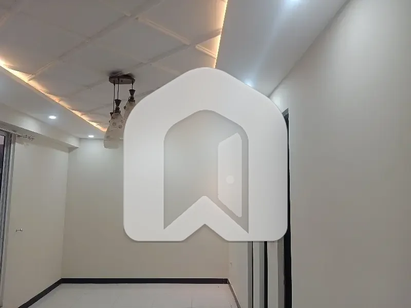 10 Marla Upper Portion Available For Rent, photo 11