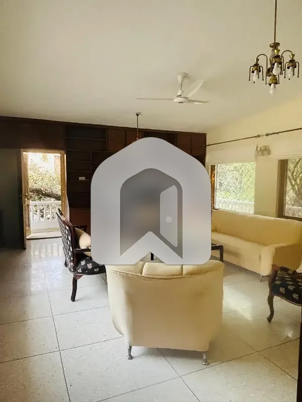 Fully furnished upper portion, photo 6