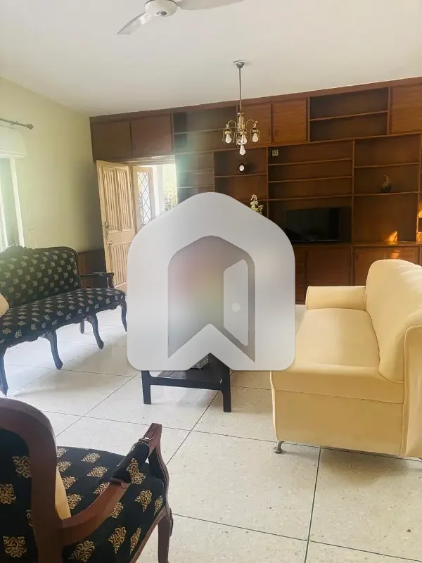 Fully furnished upper portion, photo 5