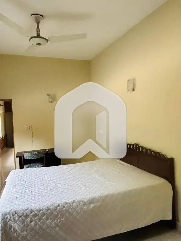 Fully furnished upper portion, photo 17
