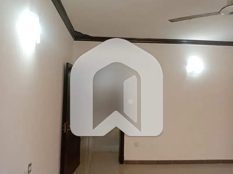 Upper Portion For Rent Prime Location, photo 12