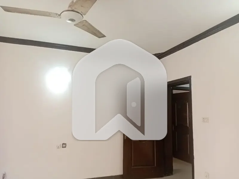 Upper Portion For Rent Prime Location, photo 4