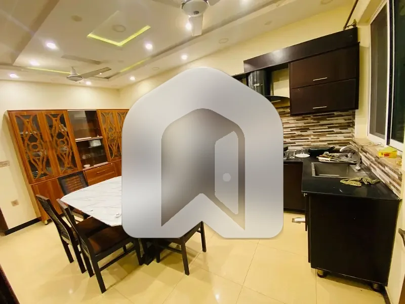 FOR RENT - 1st FLOOR - 7 MARLA FULLY FURNISHED, photo 2