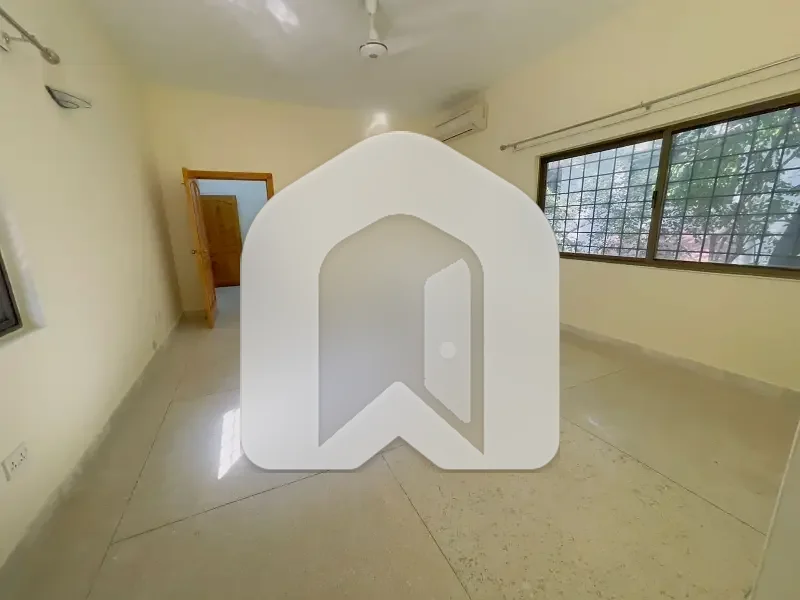 F11 4 Bedroom 4 Bath Apartment Karakuram Enclave, photo 6