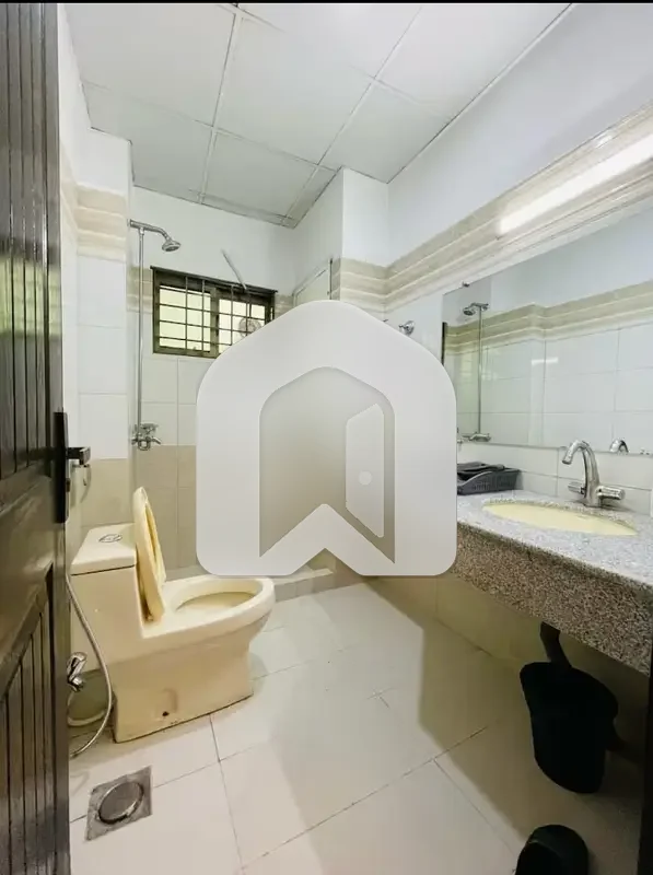 F-11 Beautiful Luxury Fully Furnished 2 Bed 3 Bath, photo 7