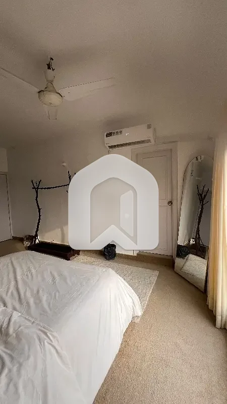 F-10 Fully Furnished Apartment For Rent, photo 13