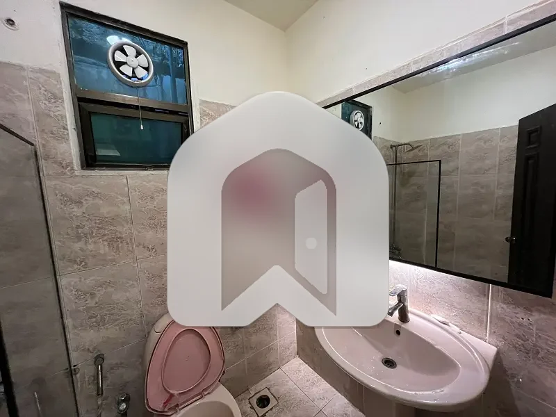F-11 Elegant Furnished 2 Bedrooms Apartment Available For Rent, photo 12