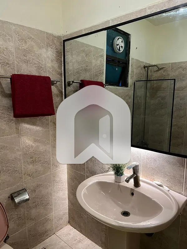 F-11 Elegant Furnished 2 Bedrooms Apartment Available For Rent, photo 10