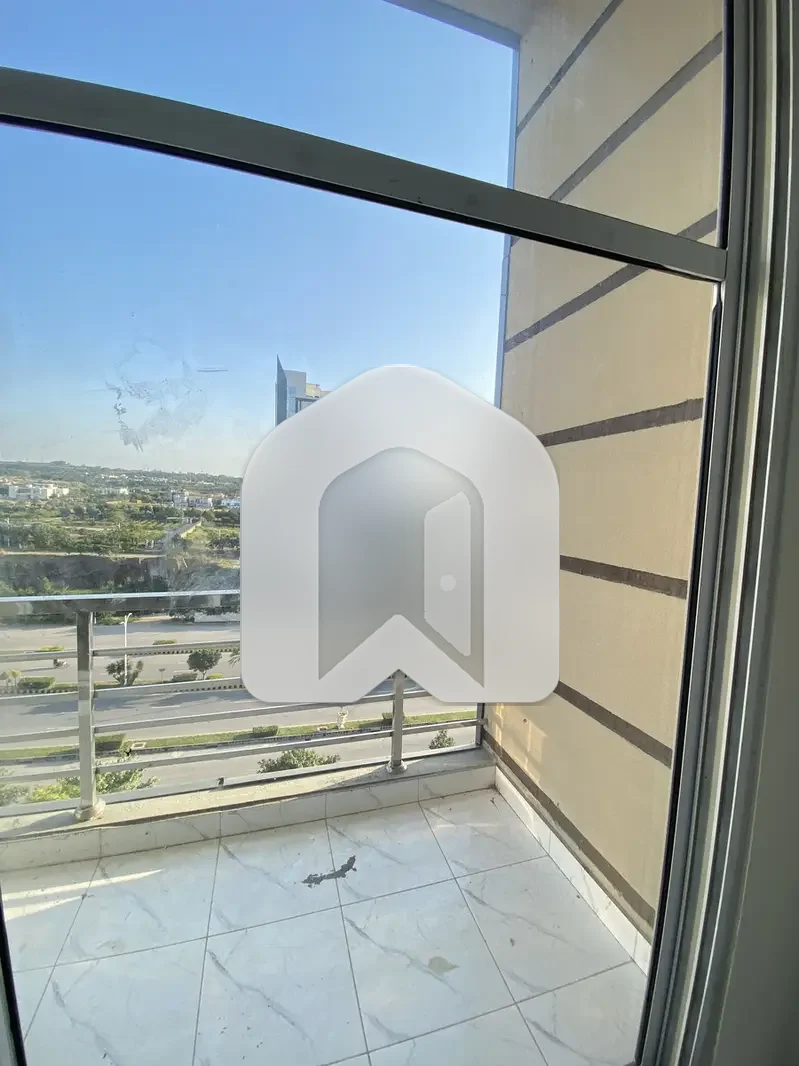 1 BED NON FURNISHED APARTMENT FOR RENT IN GULBERG GREENS ISLAMABAD MORE OPTIONS AVAILABLE, photo 3