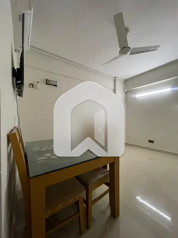 Elegant Fully Furnished 2 Bed Apartment Prime Location, photo 8