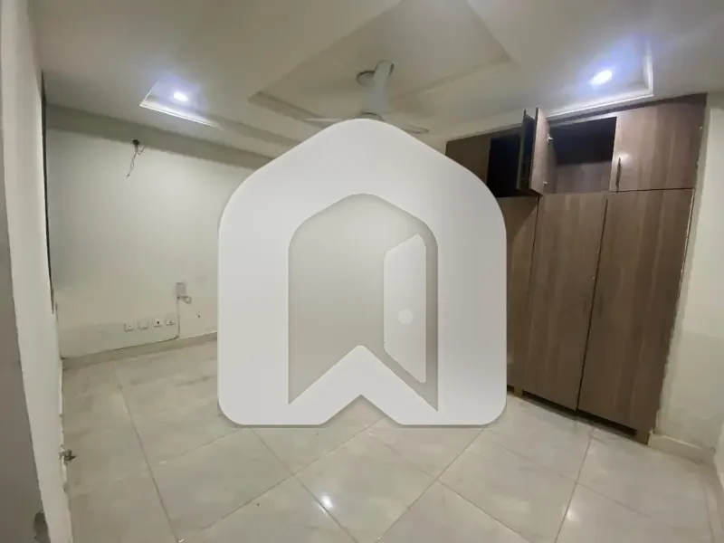 1 Bedroom Unfurnished Apartment Available For Rent In E11 4, photo 2
