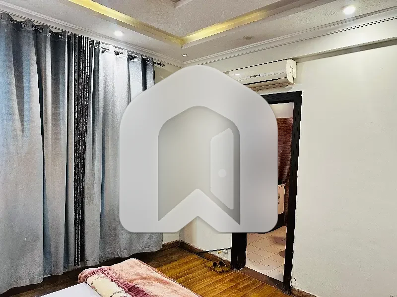Furnished Flat For Rent Near By F-11 Markaz 2 Bed 2 Bath Tvl Kitchen, photo 4