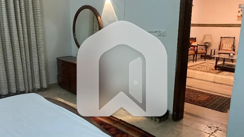 F11 Luxury Fully furnished aptment for rent 3 bedrooms attch washroom d d tv lounge kitchen, photo 11