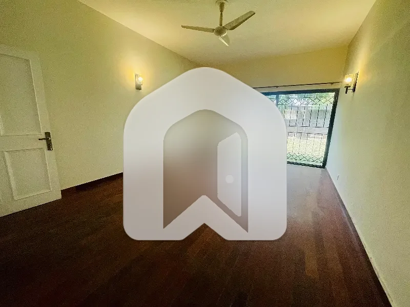 Elegant 4-Bedroom Single-Storey Residence With Expansive Garden, photo 6