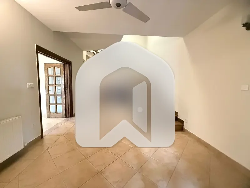Beautiful & Spacious 3-Bedroom Independent House for Rent Prime Location, photo 4