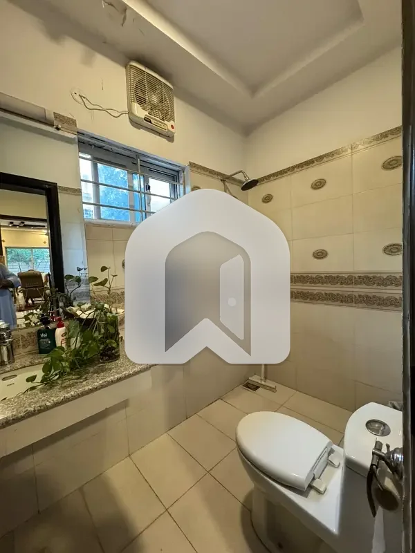 HOUSE FOR RENT SECTOR F 10 SIZE TWO KANAL GOOD LOCATION, photo 12