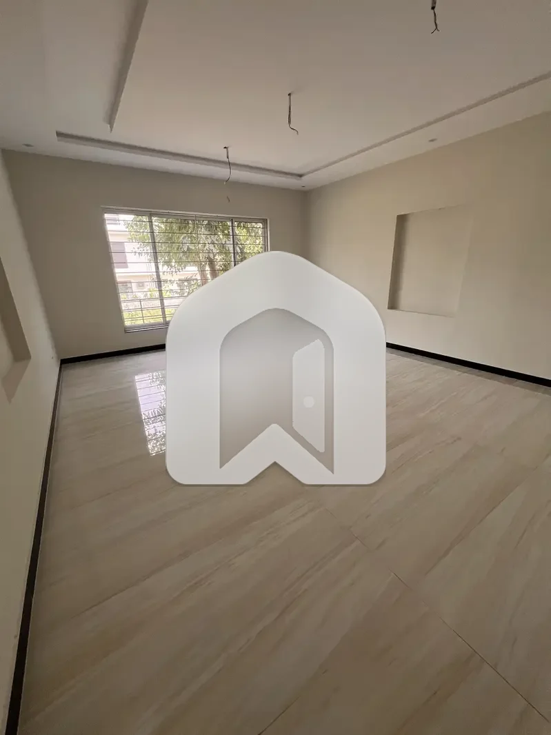BRAND NEW HOUSE FOR RENT F 11 AC INSTALLED SIZE ONE KANAL
