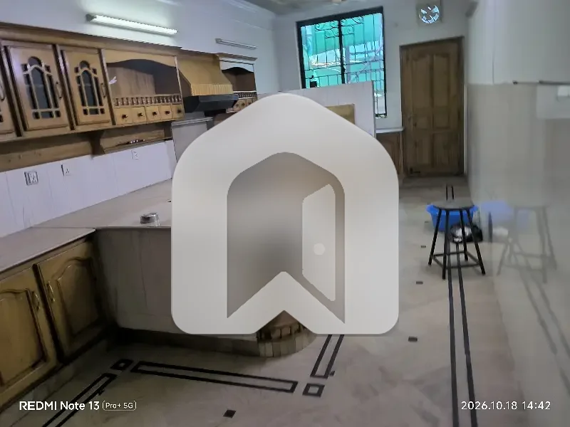 5 bedrooms & 5 bathrooms DD TV lounge kitchen