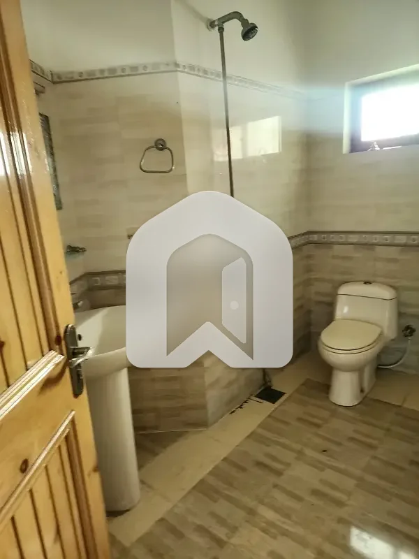 1 Kanal Full House available for rent in soan garden Block f, photo 10