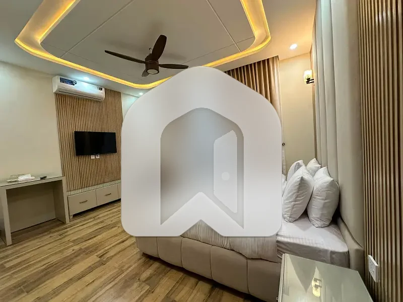 E-11 ISLAMABAD 1kanal Triple Storey Fully Furnished House For Rent 9bed With Washroom Drawing Dining Tvl Kichen Servant Room Parking Gas Electric, photo 18
