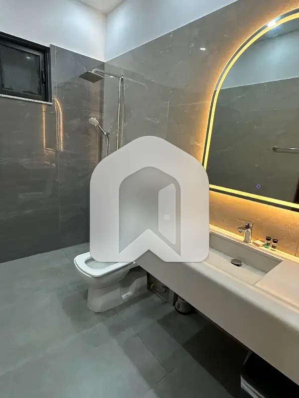 E-11 ISLAMABAD 1kanal Triple Storey Fully Furnished House For Rent 9bed With Washroom Drawing Dining Tvl Kichen Servant Room Parking Gas Electric, photo 13