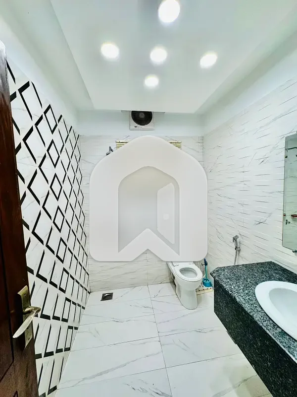 E-11 ISLAMABAD 1kanal Triple Storey Fully Furnished House For Rent 9bed With Washroom Drawing Dining Tvl Kichen Servant Room Parking Gas Electric, photo 17