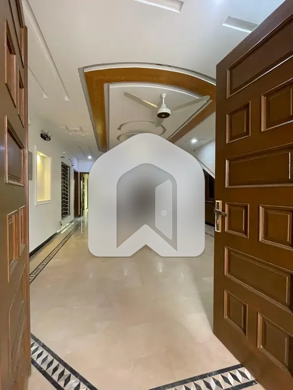 E-11 ISLAMABAD 14Marla House For Rent 6bed With Washroom Drawing Dining Tvl Kichen Servant Room Parking Gas Electric