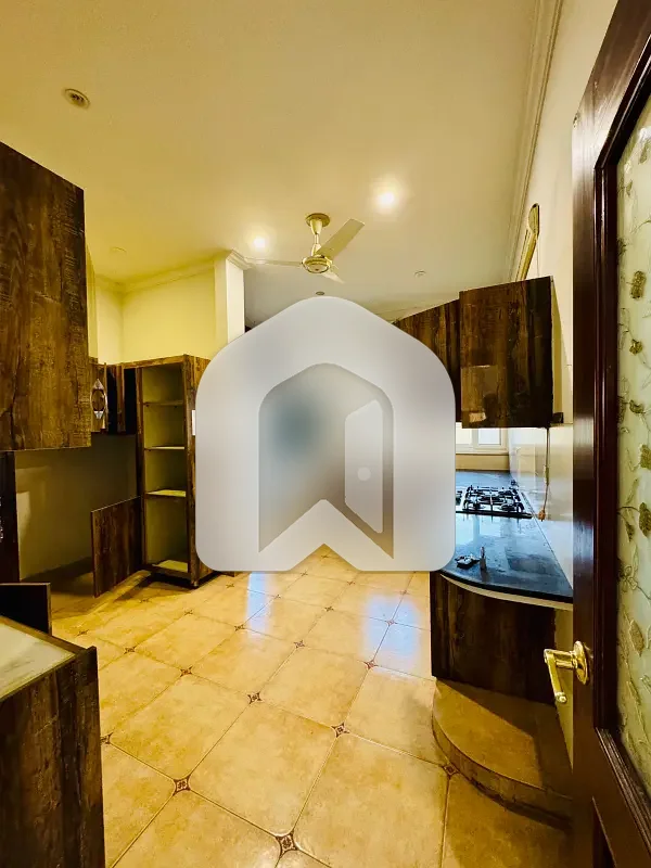 D-12 Islamabad 1 Kanal House For Rent 5 Bed With Washroom Drawing Room Dining Tv Lounge 2 Kitchen Servant Room Parking Gas Electric, photo 14