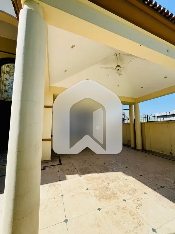 D-12 Islamabad 1 Kanal House For Rent 5 Bed With Washroom Drawing Room Dining Tv Lounge 2 Kitchen Servant Room Parking Gas Electric, photo 5