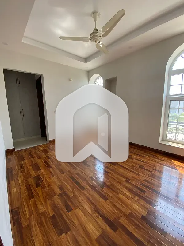 D-12 Islamabad 1 Kanal House For Rent 5 Bed With Washroom Drawing Room Dining Tv Lounge 2 Kitchen Servant Room Parking Gas Electric, photo 24