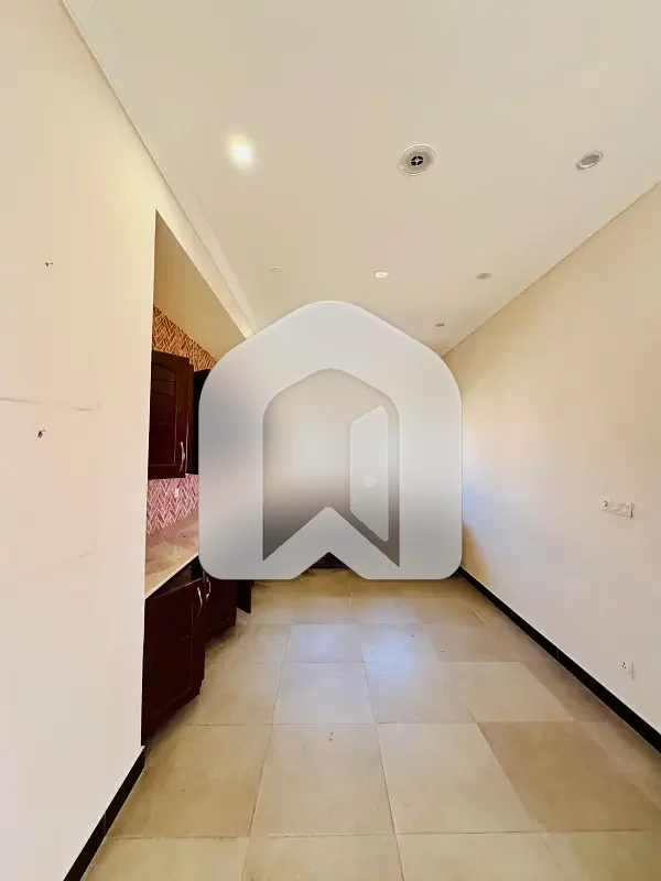D-12 Islamabad 1 Kanal House For Rent 5 Bed With Washroom Drawing Room Dining Tv Lounge 2 Kitchen Servant Room Parking Gas Electric, photo 6